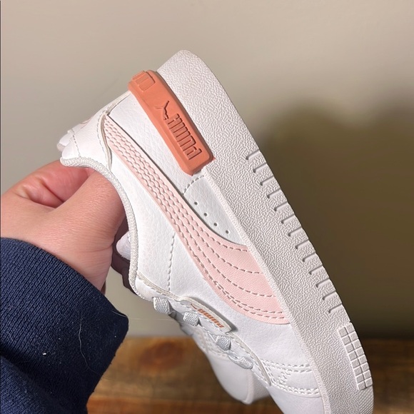 PUMA Kids White and Pink Sneakers, 9C - Picture 3 of 8